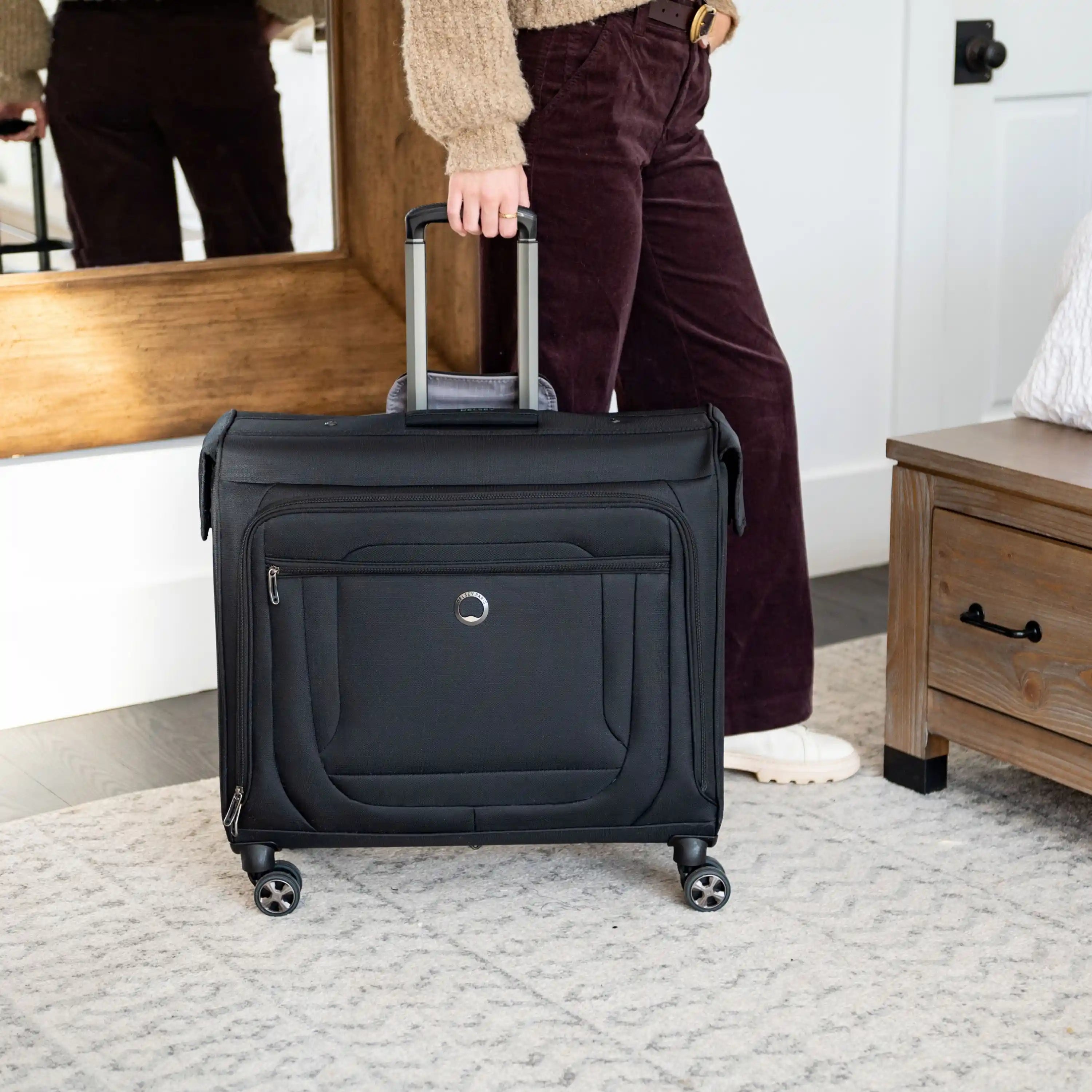delsey-helium-dlx-large-rolling-garment-bag-with-double-spinner-wheels-duratec-f image 2