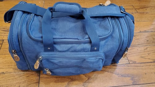 Great weekender, break in the zipper