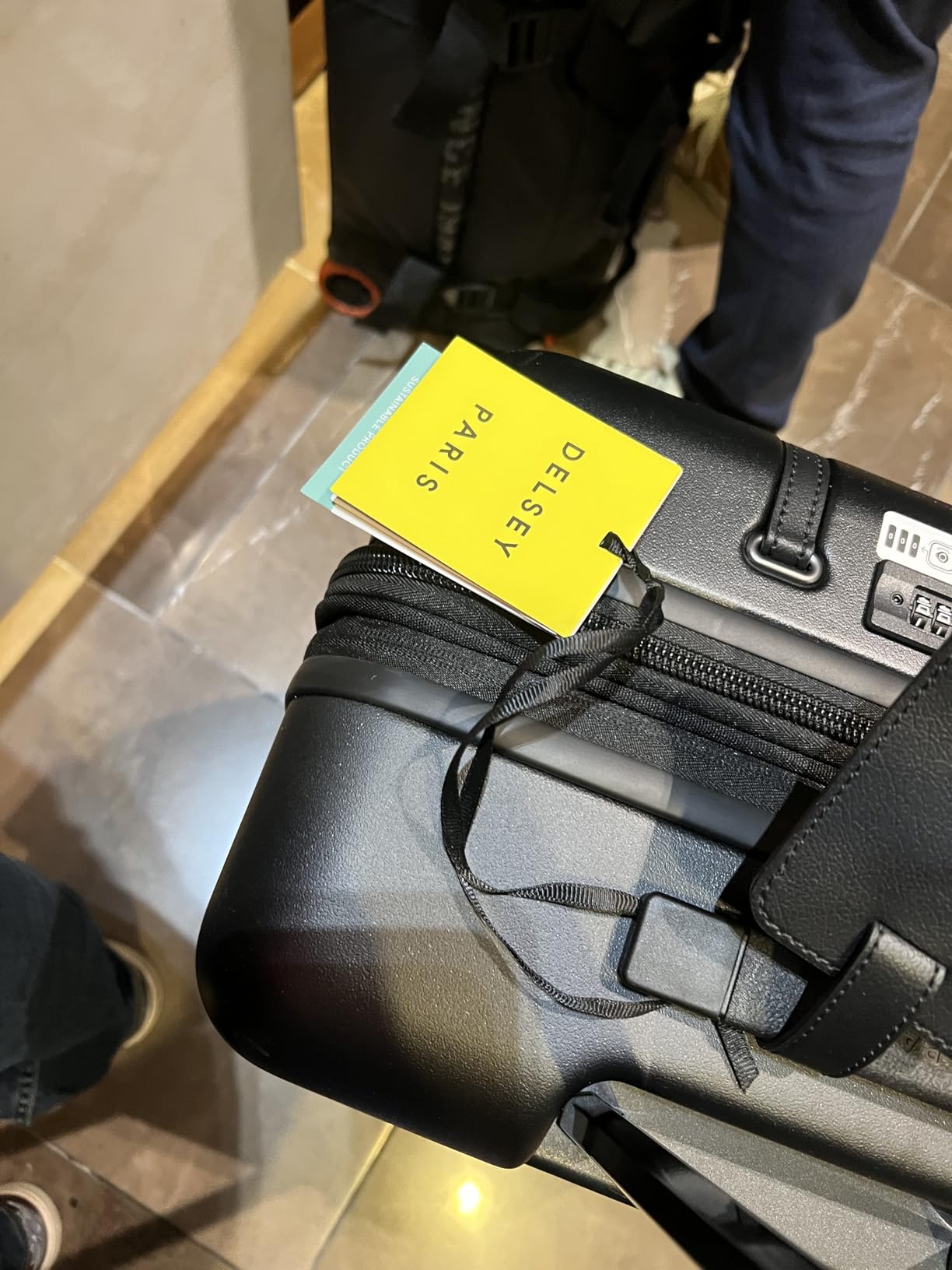 Good bag, zipper alignment off slightly