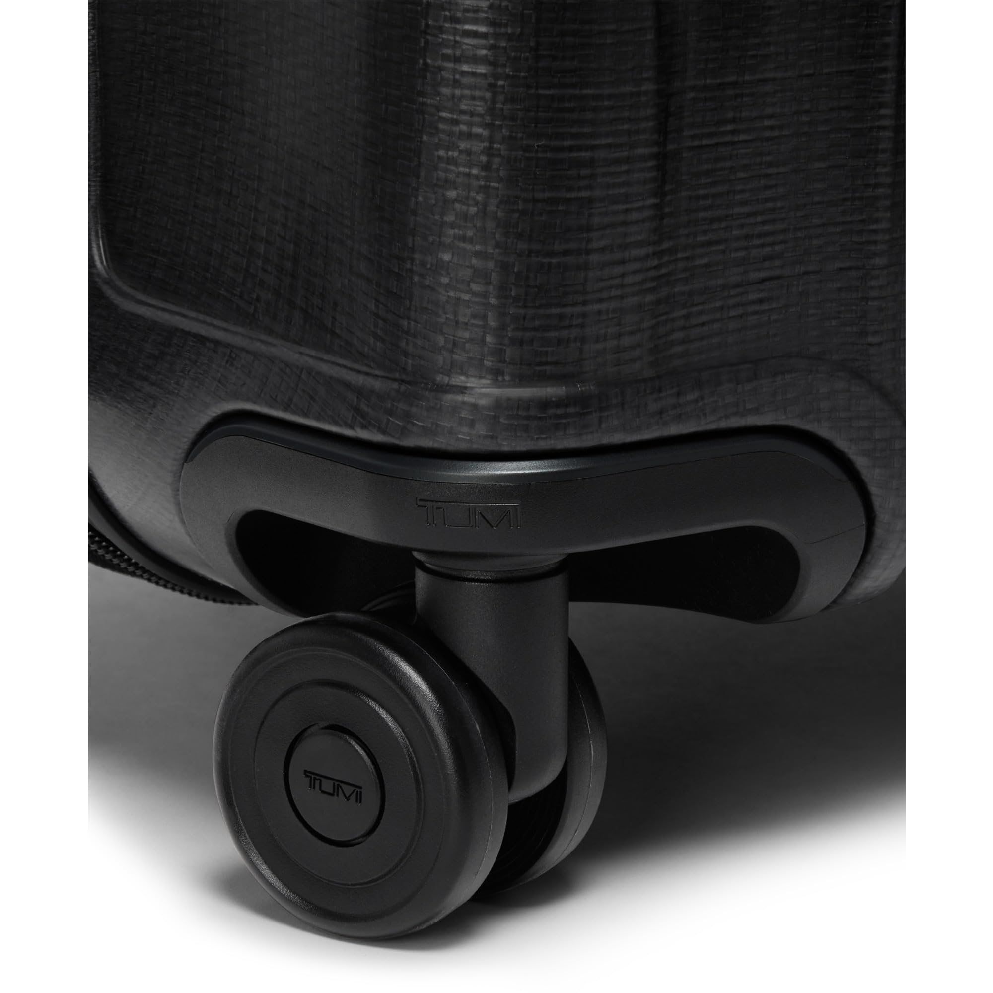tumi-latitude-large-expandable-4-wheeled-checked-luggage-carbon-black-ppxt-shell image 5