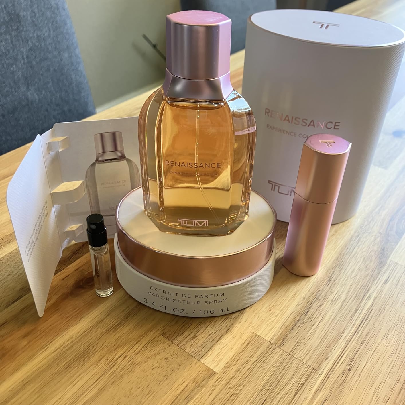 Pretty scent, modest longevity