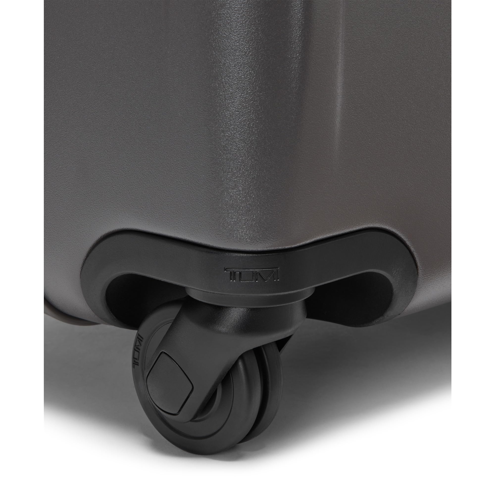 tumi-ventra-expandable-4-wheeled-carry-on-luggage-21-8-hard-sided-suitcase-castl image 5