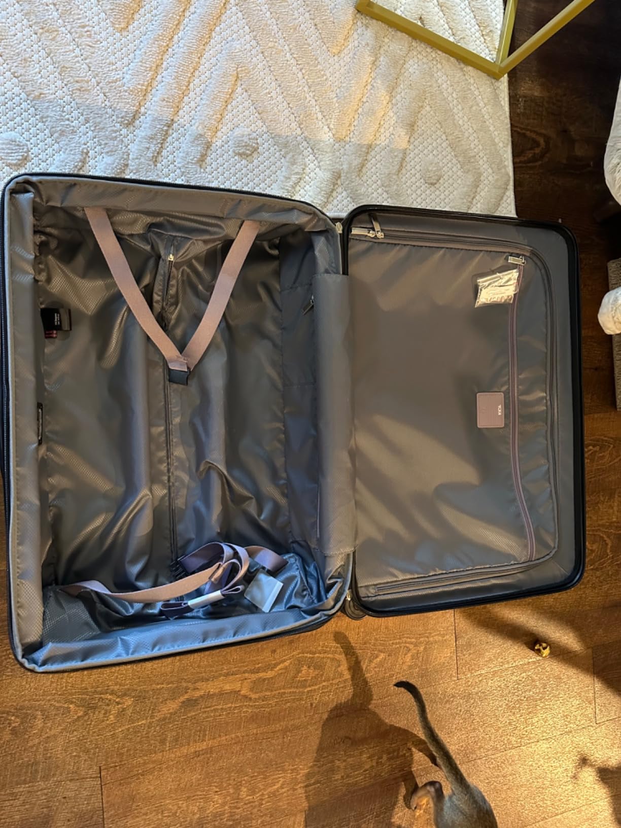 Solid checked bag