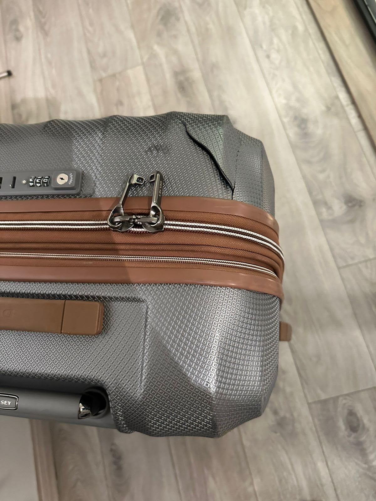 Zipper stuck on second trip