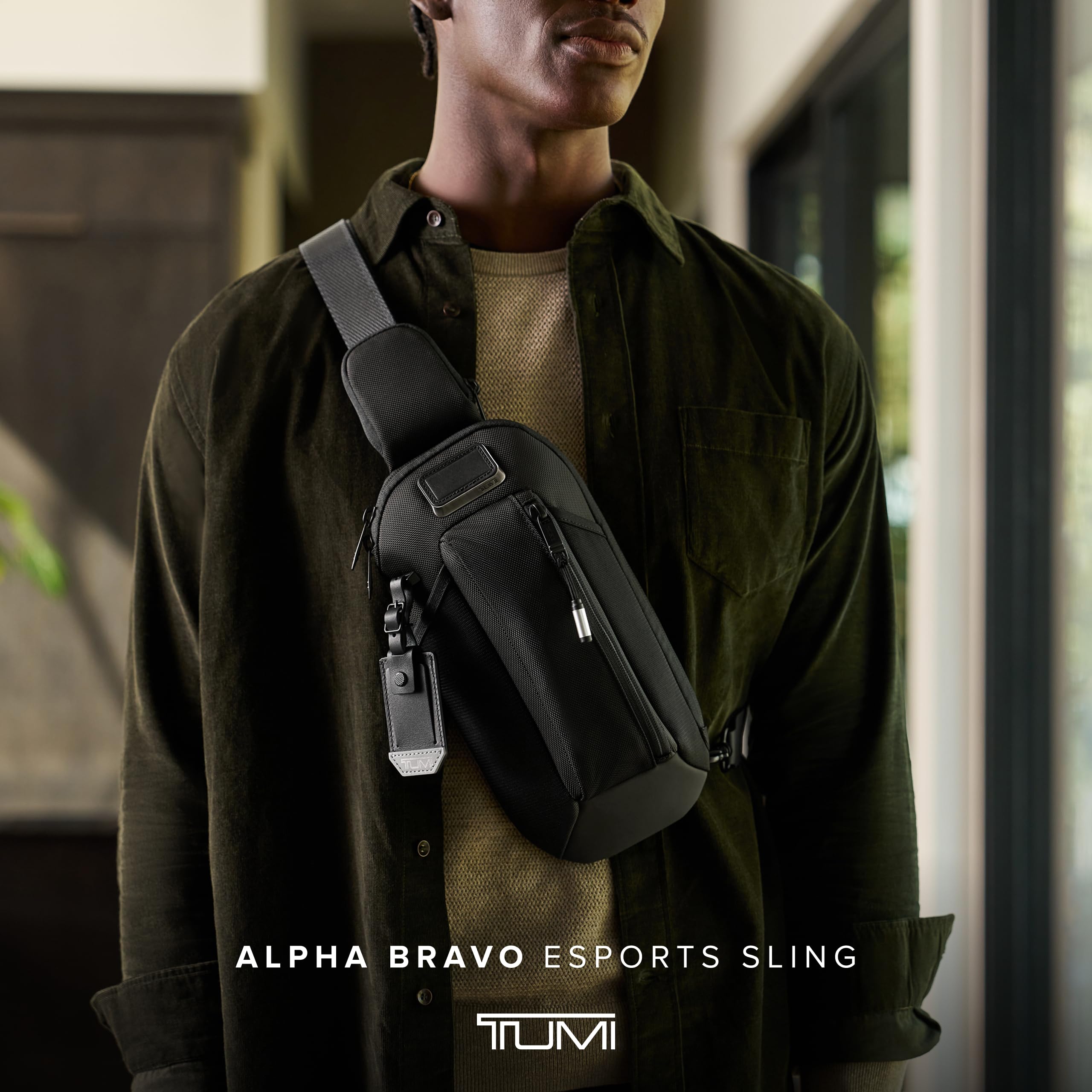 tumi-alpha-bravo-esports-pro-sling-bag-compact-handheld-gaming-console-sling-12- image 2