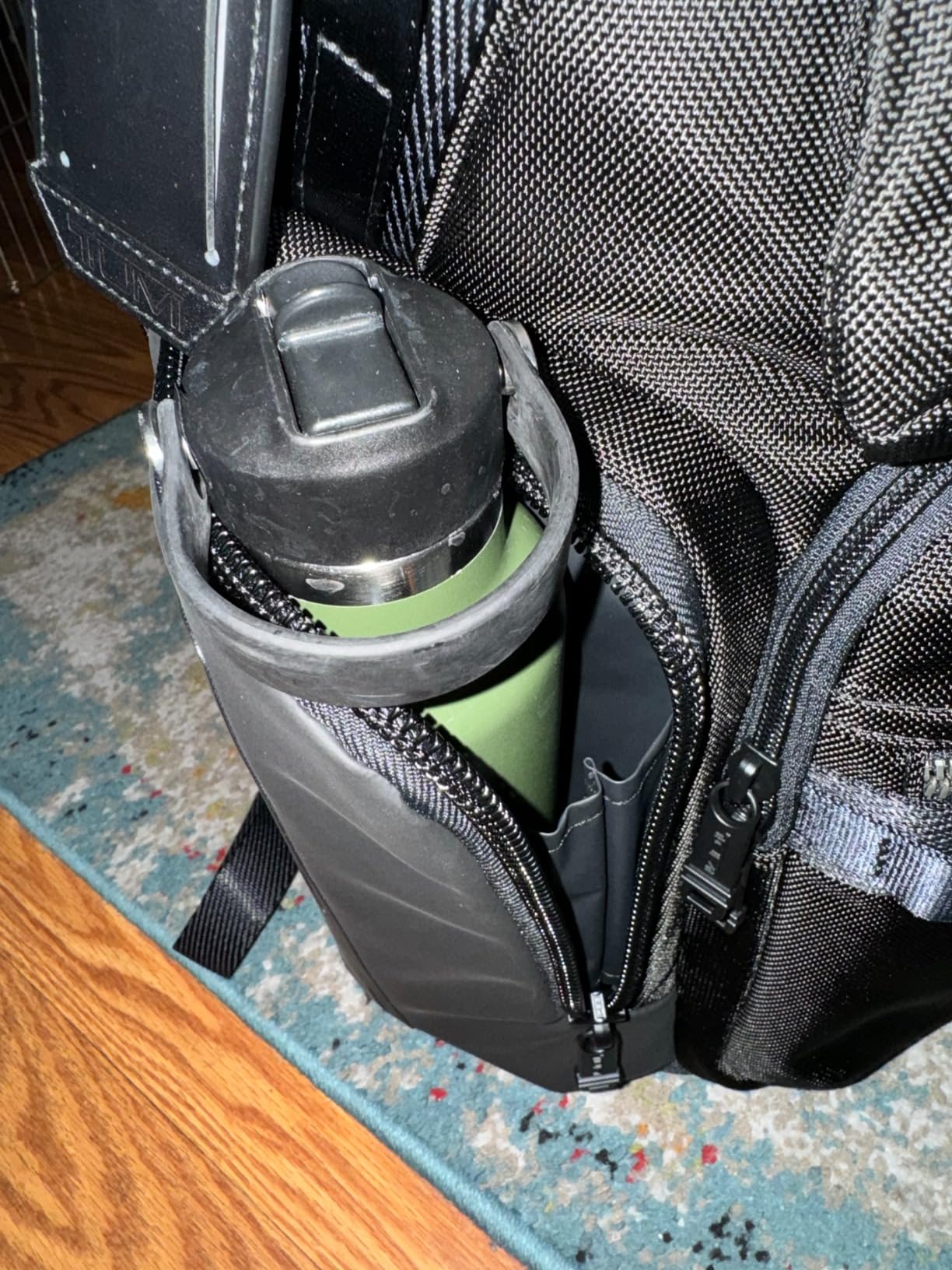 Comfortable but zipper stuck