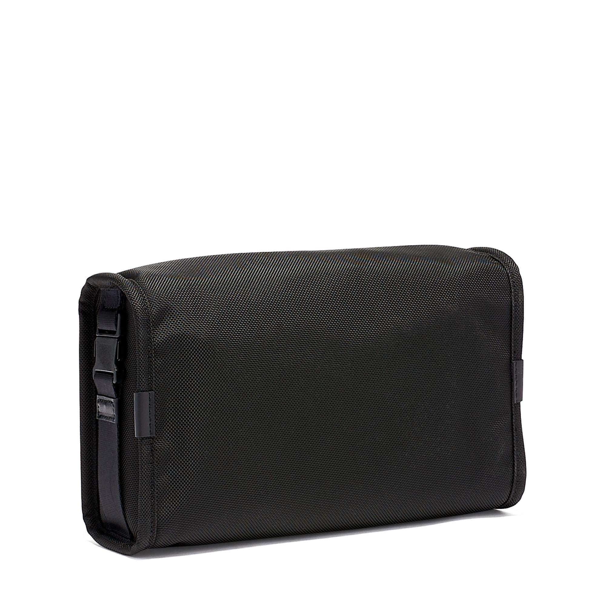 tumi-alpha-travel-kit-ballistic-nylon-travel-toiletry-bag-with-tumi-tracer-black image 5