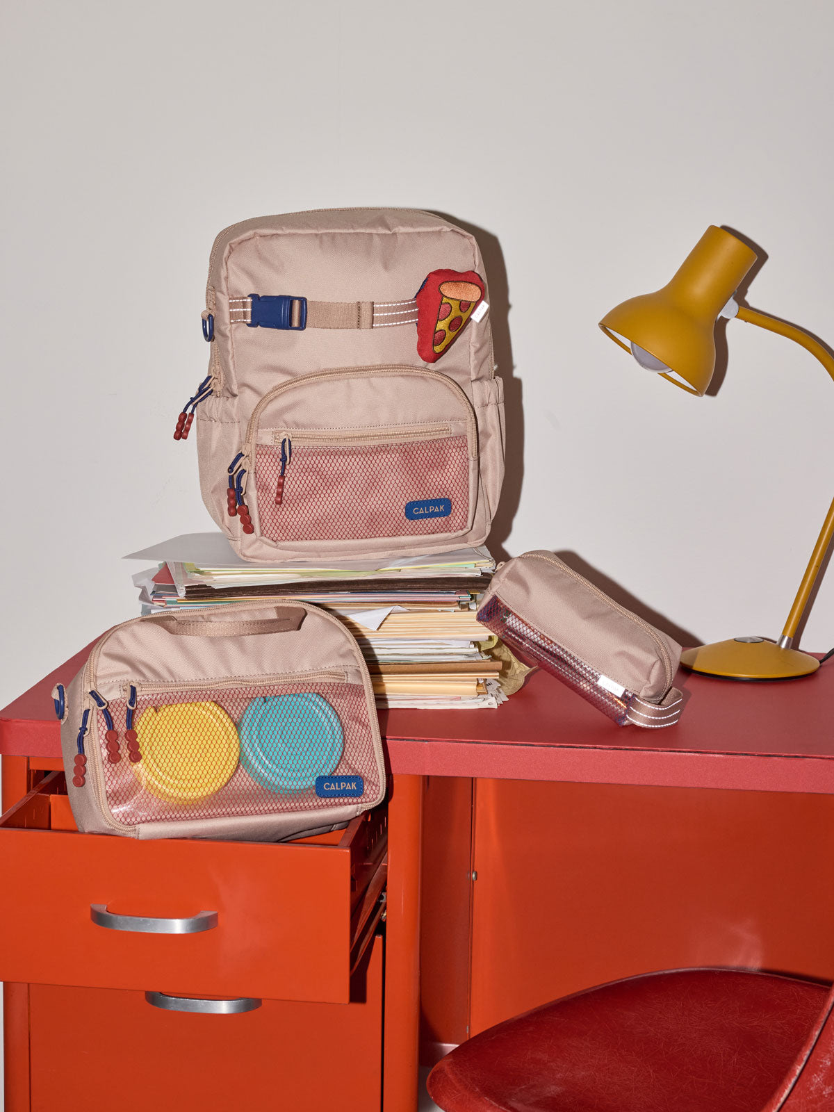 calpak-kids-school-essentials-bundle-with-small-backpack-5-piece-set-with-lunch- image 8