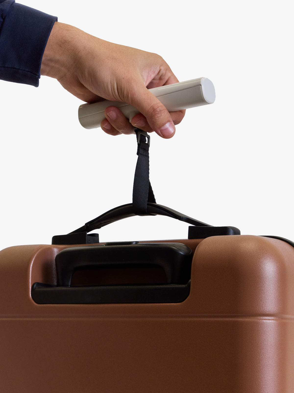 calpak-battery-free-digital-luggage-scale image 2