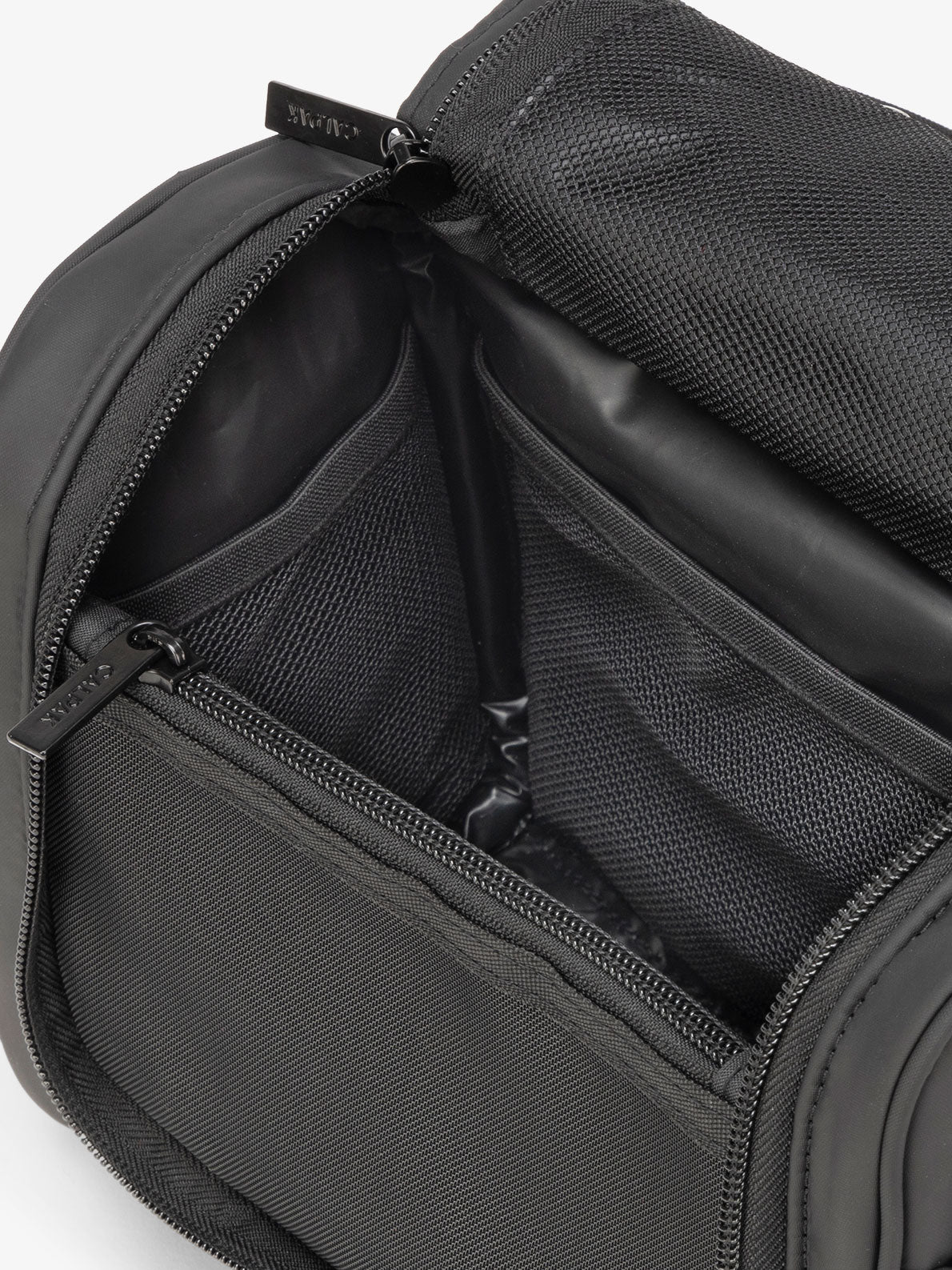 calpak-luka-hanging-toiletry-bag-multi-compartment-travel-organizer-with-hanging image 6