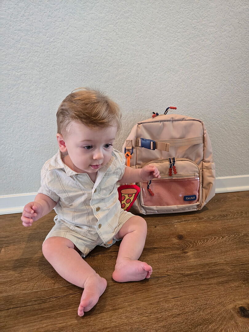 Holds up to toddler abuse