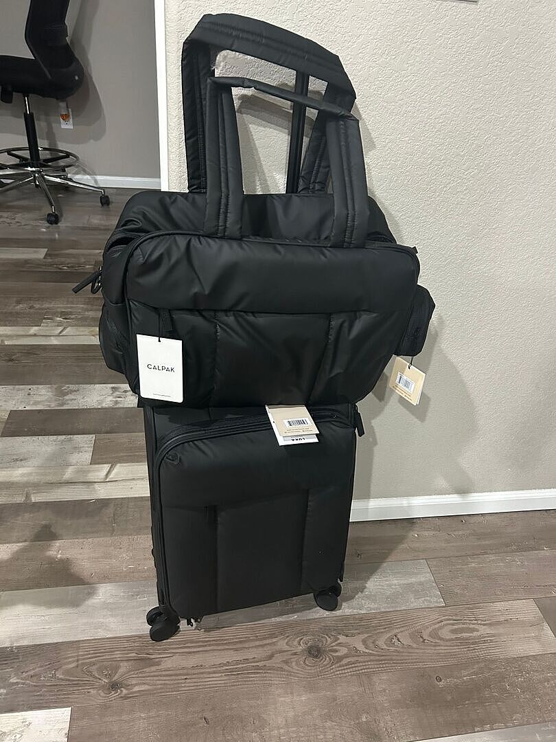 Good bag, handle feels flimsy