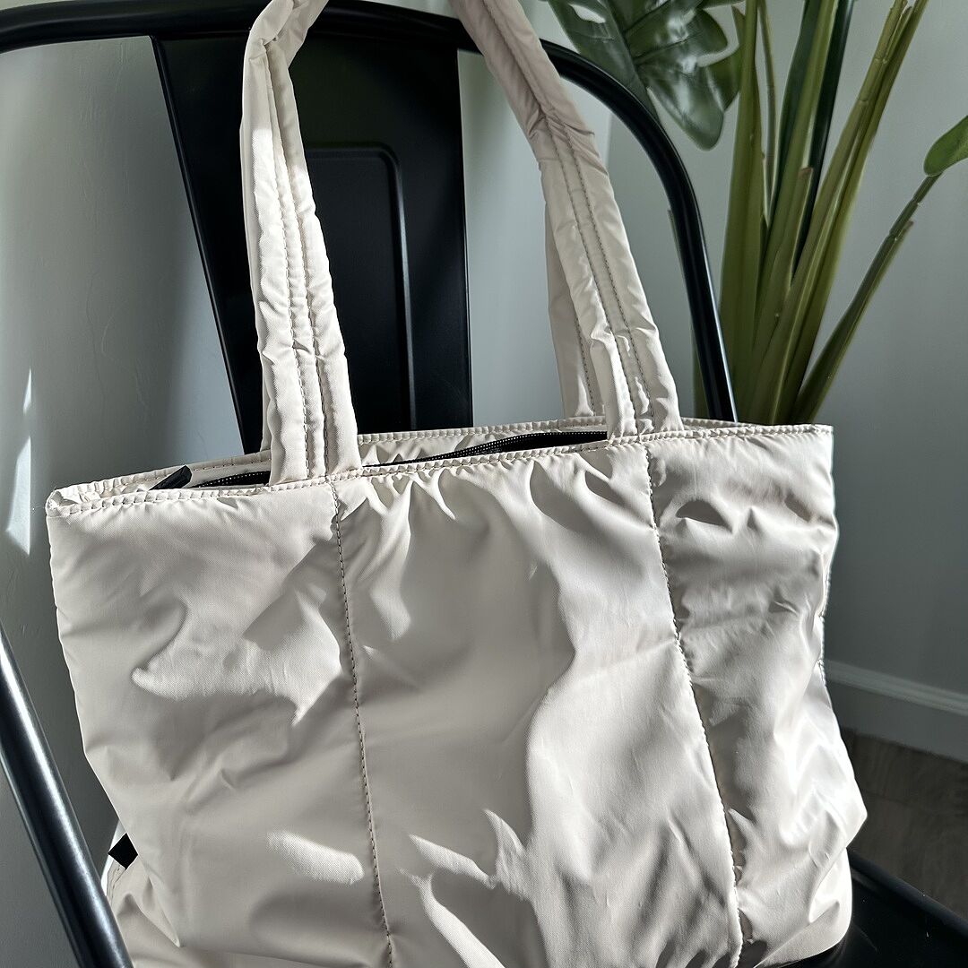 Nice bag, runs small
