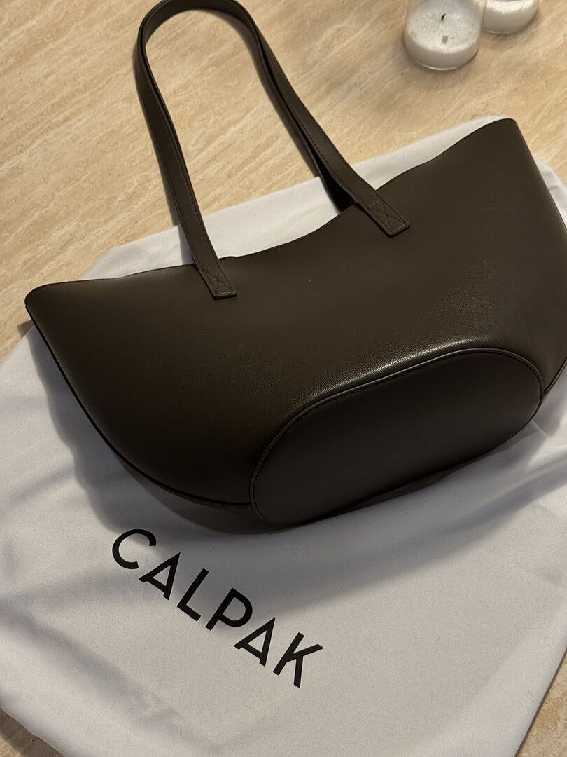 Elevated everyday bag