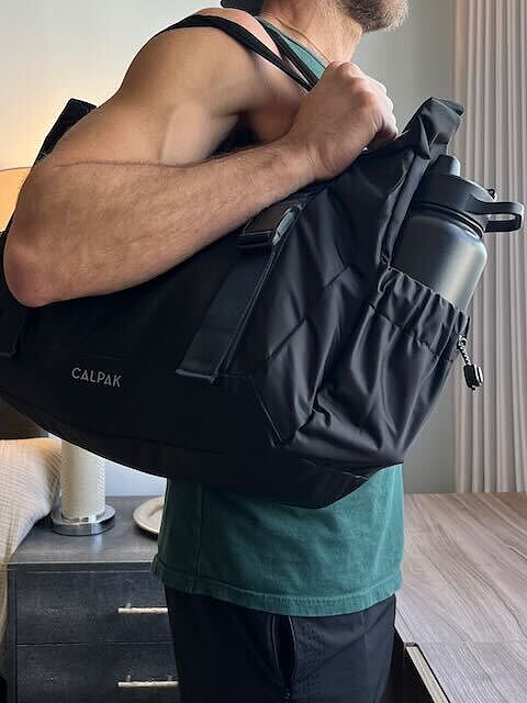 Good bag, tight shoe section