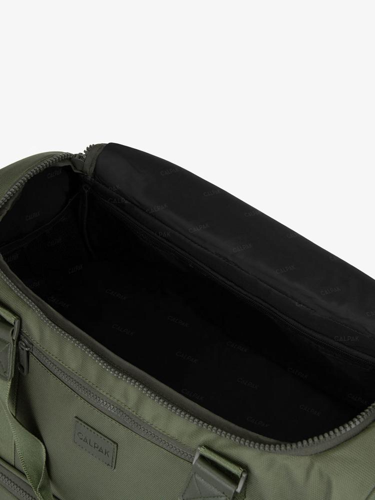calpak-stevyn-duffel-bag-with-shoe-compartment image 5