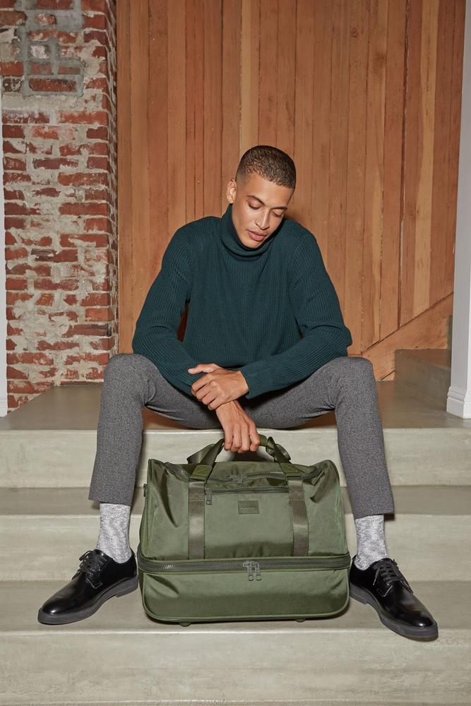 calpak-stevyn-duffel-bag-with-shoe-compartment image 2