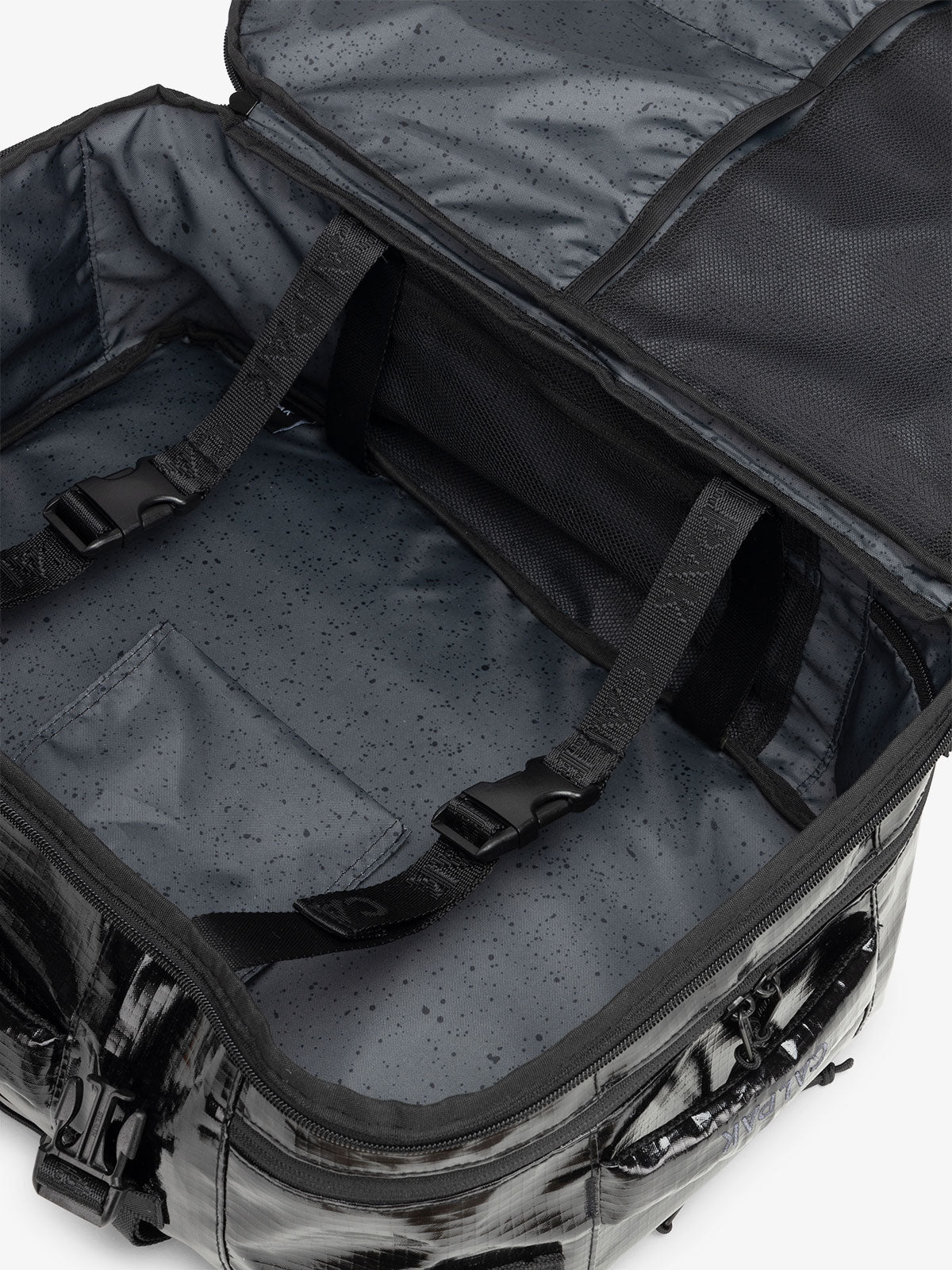 calpak-terra-26l-laptop-duffel-backpack-convertible-backpack-duffel-with-padded- image 5