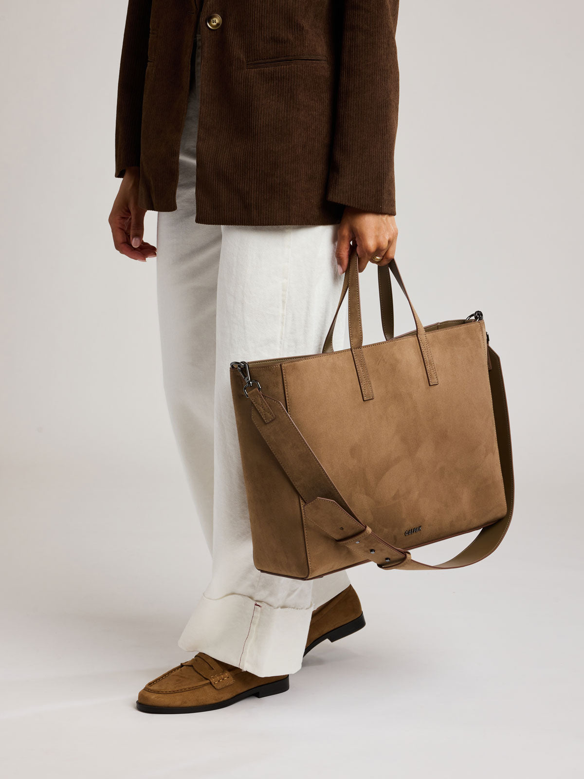 calpak-haven-16-laptop-tote-in-vegan-suede image 2