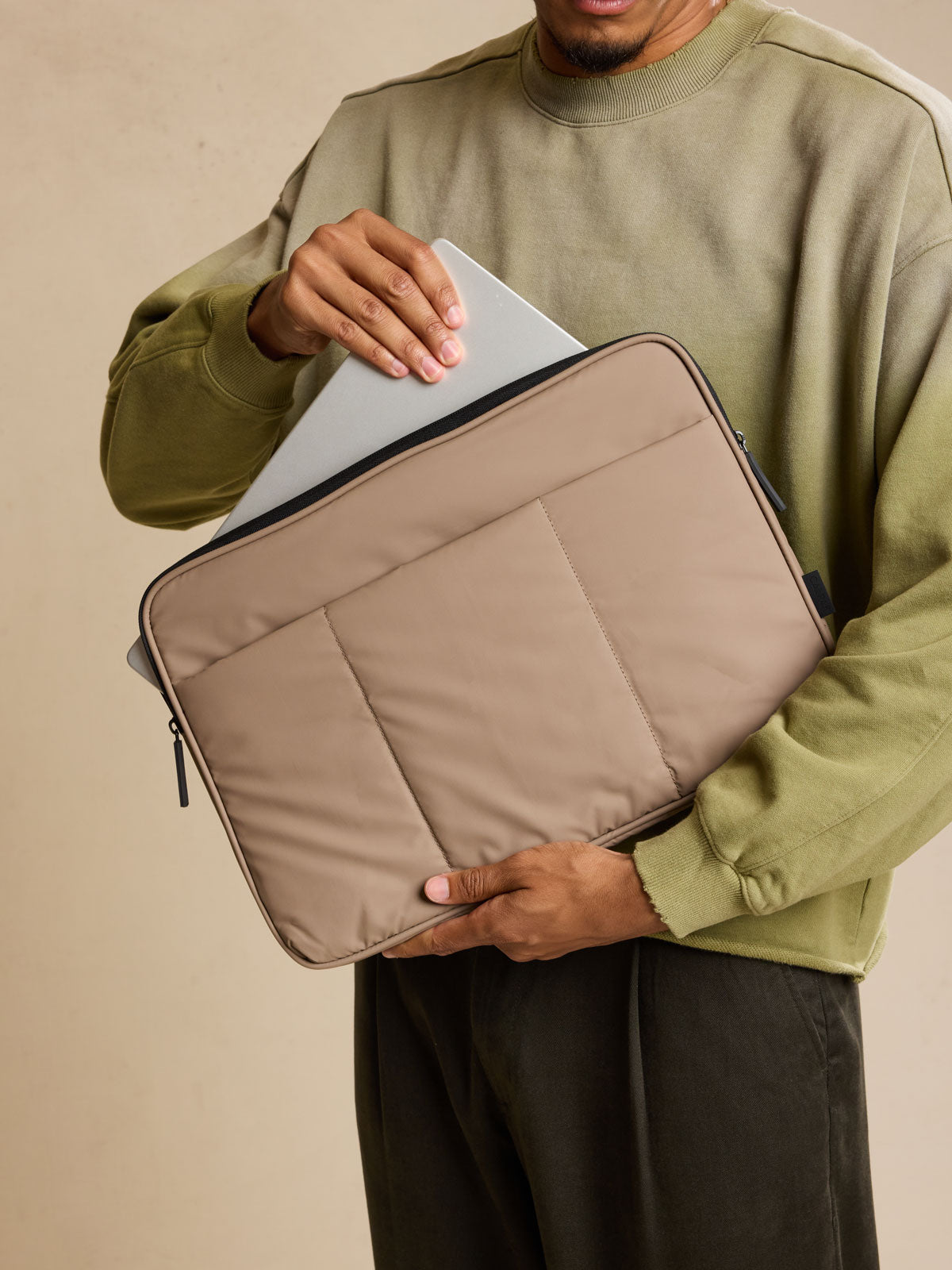 calpak-luka-17-padded-laptop-sleeve-soft-puffy-sleeve-with-scratch-resistant-lin image 2